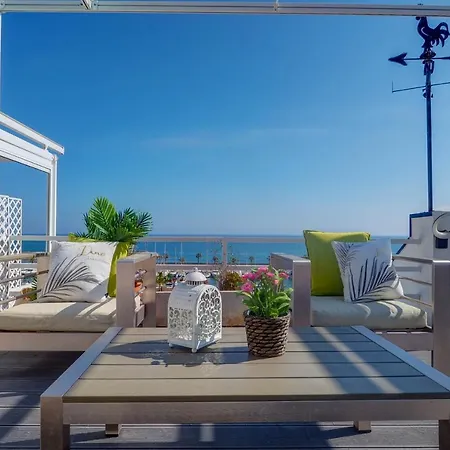 The Moonlight Seaview By Hello Homes Apartman